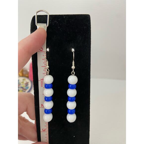 blue and white earrings - Picture 3 of 4